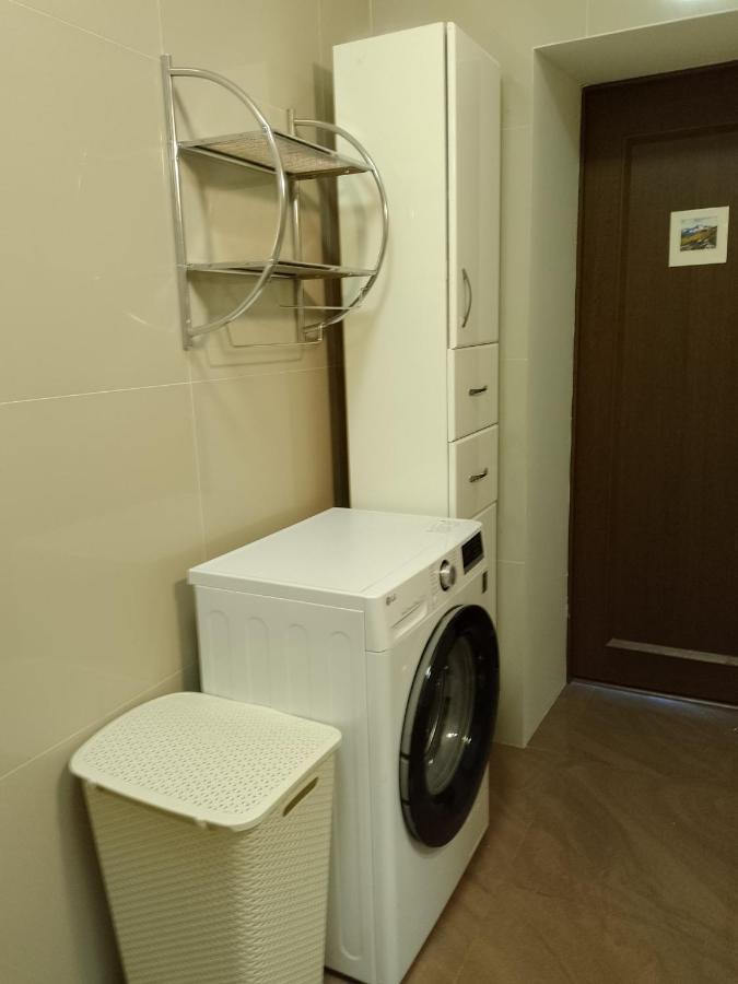PREMIUM CLASS apartment, FREE parking, maximum 5 guests, 2 bedrooms, 3 beds Riga Buitenkant foto