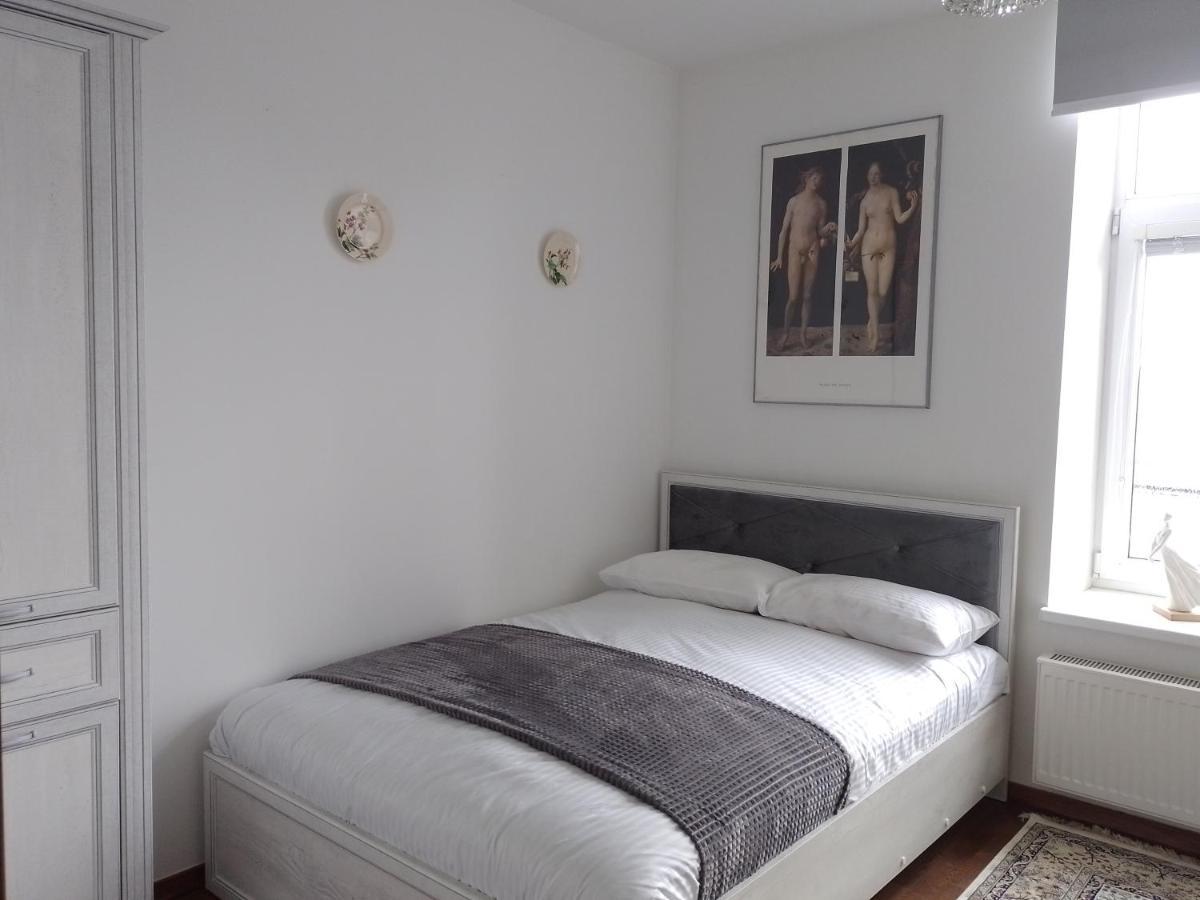 PREMIUM CLASS apartment, FREE parking, maximum 5 guests, 2 bedrooms, 3 beds Riga Buitenkant foto