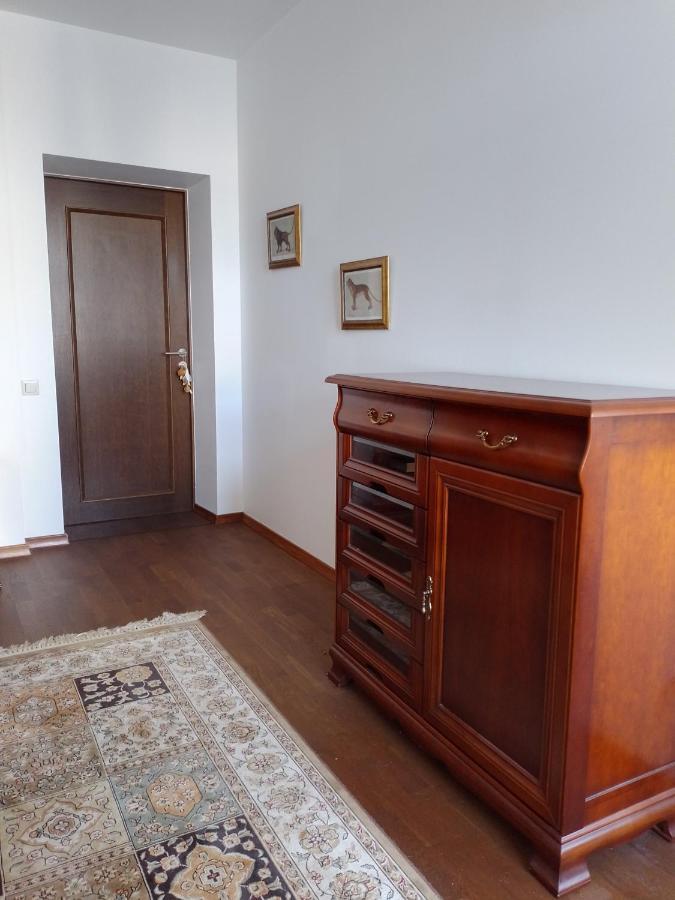 PREMIUM CLASS apartment, FREE parking, maximum 5 guests, 2 bedrooms, 3 beds Riga Buitenkant foto