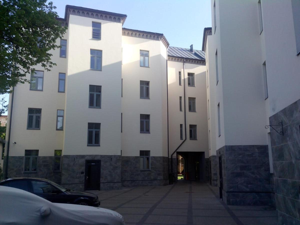 PREMIUM CLASS apartment, FREE parking, maximum 5 guests, 2 bedrooms, 3 beds Riga Buitenkant foto